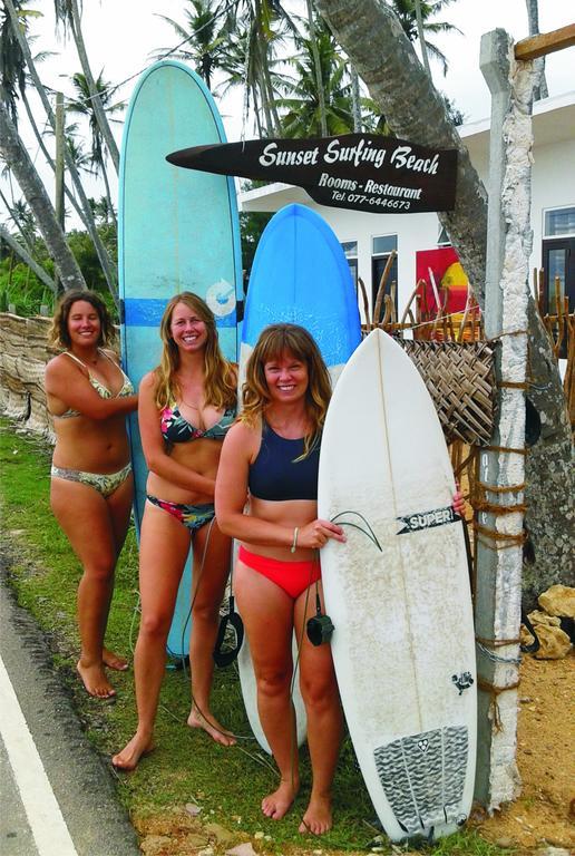 Sunset Surfing Beach Resort Matara Ngoại thất bức ảnh
