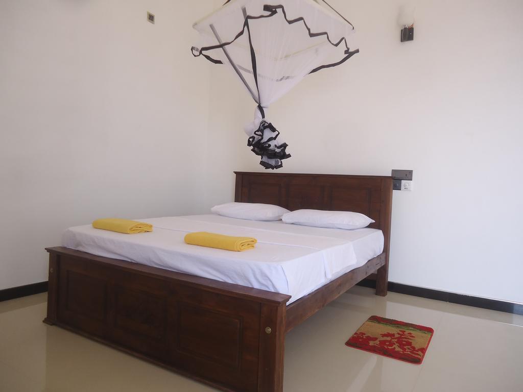 Sunset Surfing Beach Resort Matara Ngoại thất bức ảnh