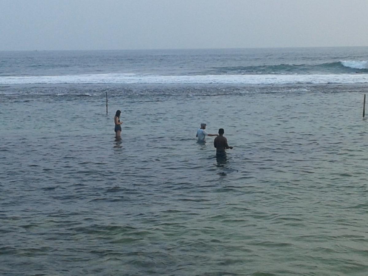 Sunset Surfing Beach Resort Matara Ngoại thất bức ảnh