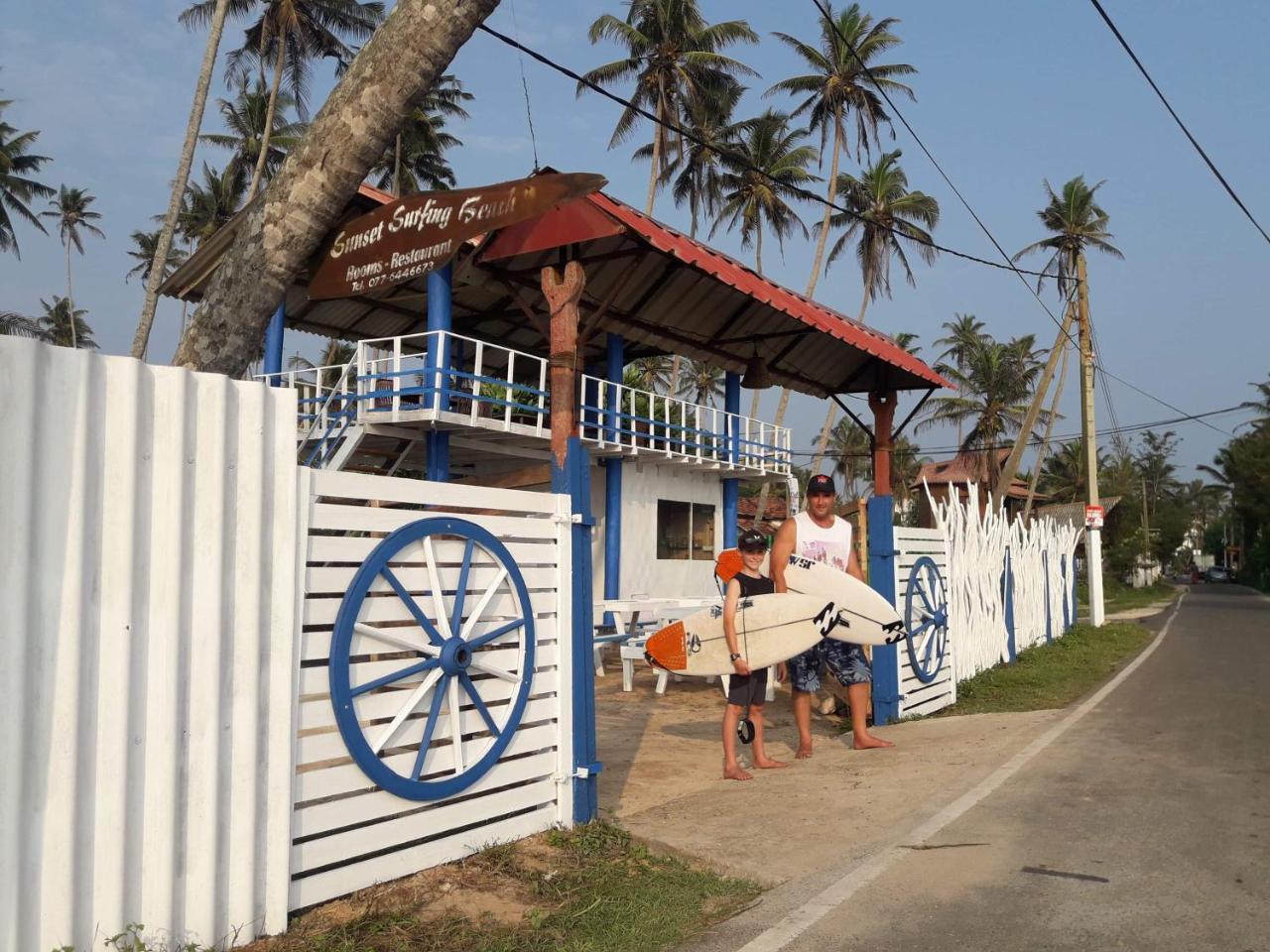 Sunset Surfing Beach Resort Matara Ngoại thất bức ảnh